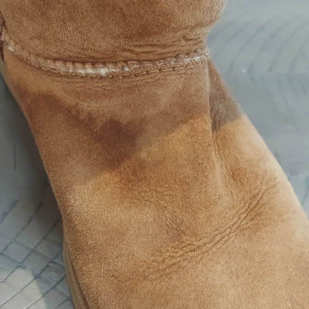 UGG Bailey Button Boots Sz 6